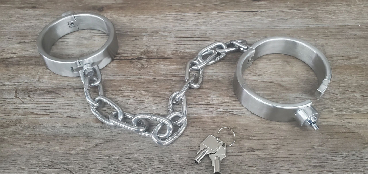 1" Wide Locking Ankle Shackles w/ D-Ring in Stainless Steel SS