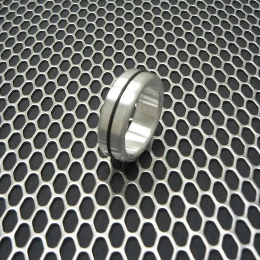 Single Accent Band Style Glans Ring in Aluminum
