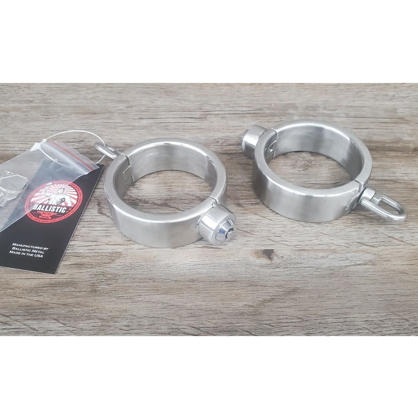 1" Wide Locking Wrist Shackles w/ D-Ring in Stainless Steel SS