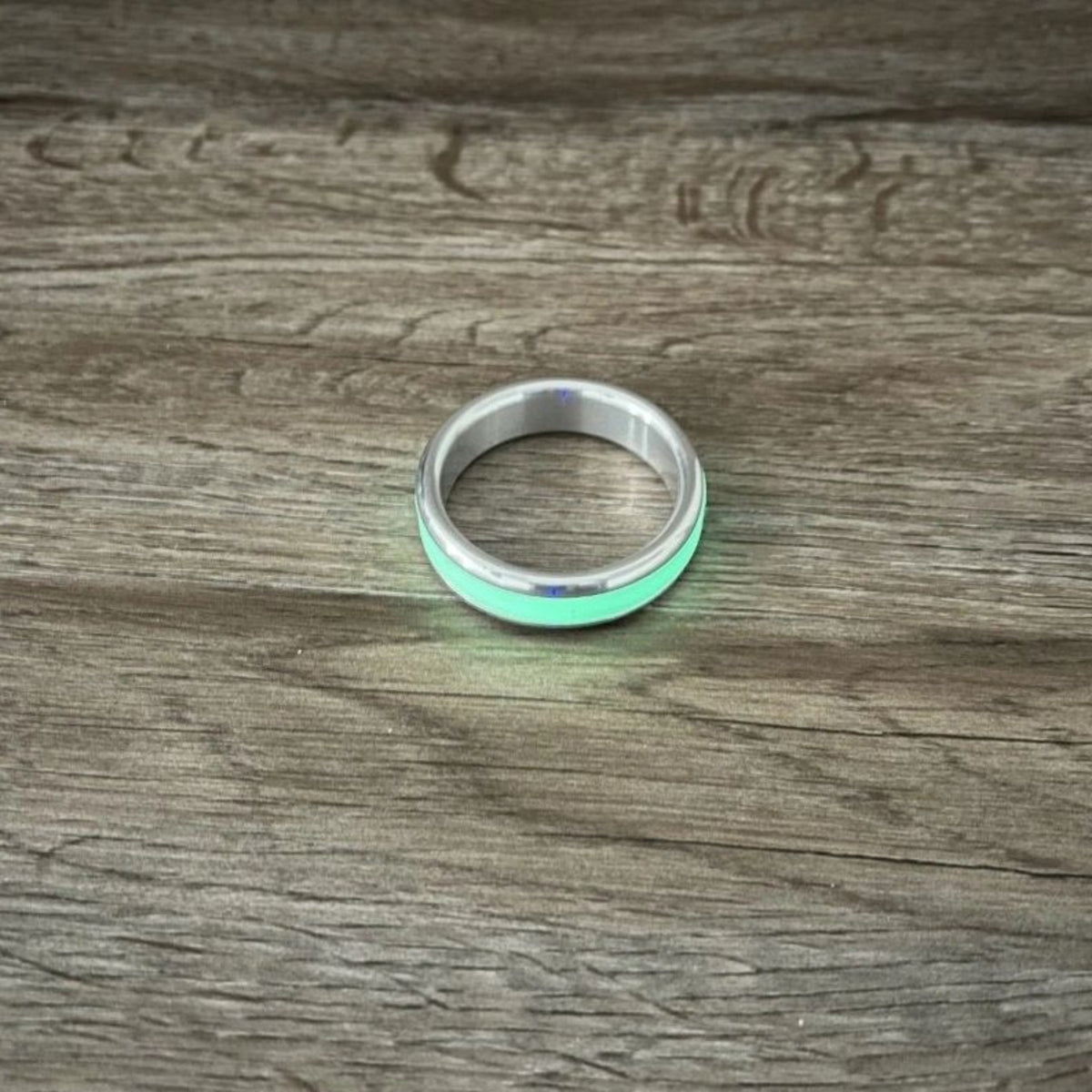 Lumiglo Style Glow in the Dark Glans Ring in Aluminum