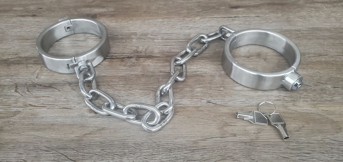 1" Wide Locking Ankle Shackles w/ D-Ring in Stainless Steel SS