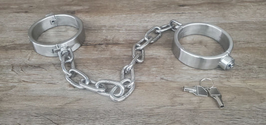 1" Wide Locking Ankle Shackles w/ D-Ring in Stainless Steel SS