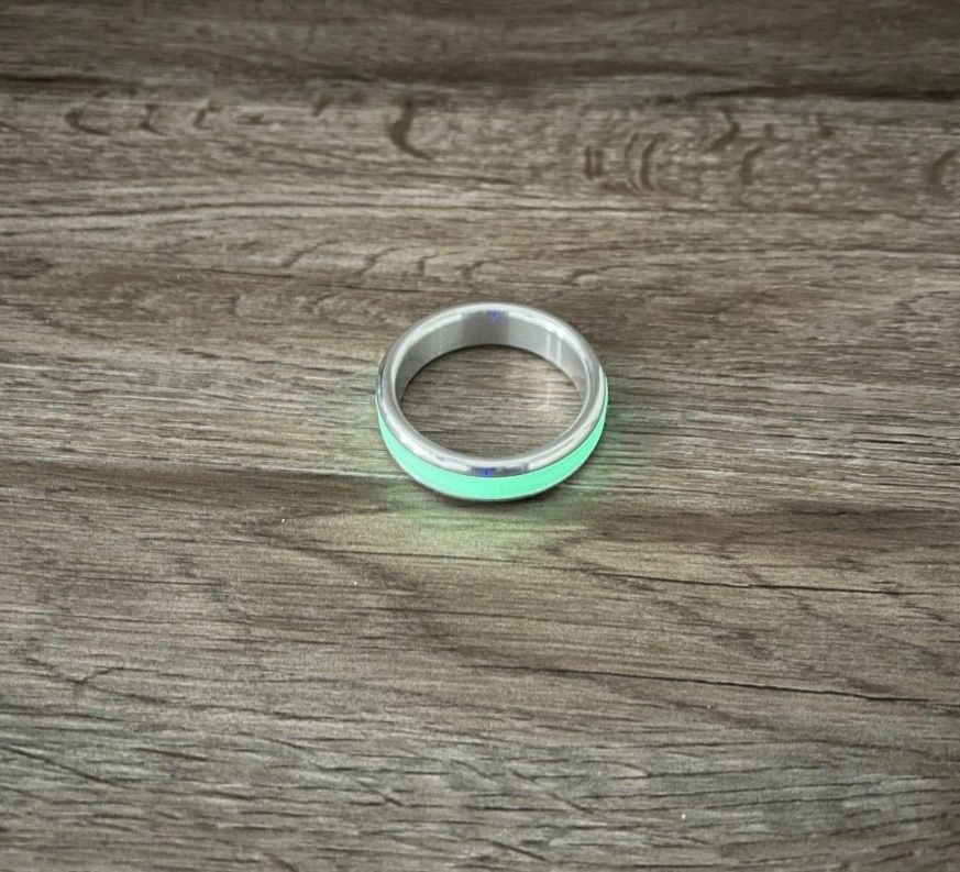 Lumiglo Style Glow in the Dark Glans Ring in Aluminum